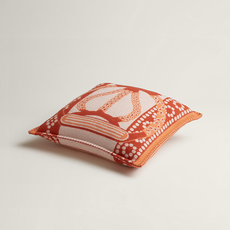 Fantaisie d'Etriers pillow