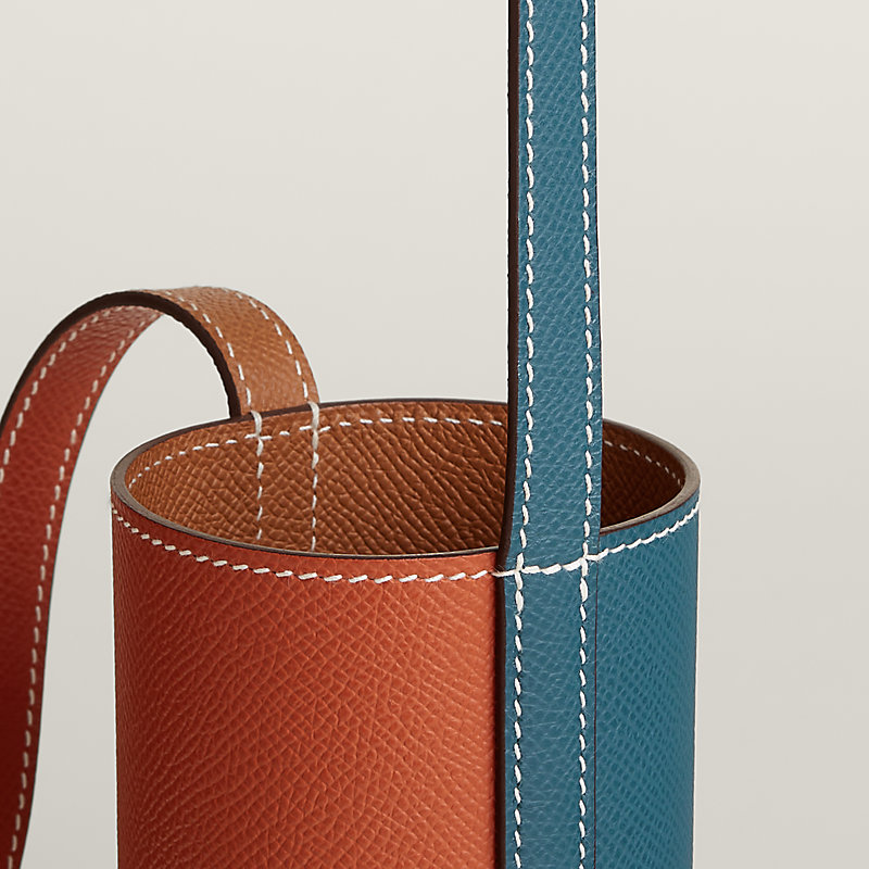 Flaneuse water bottle and shoulder strap