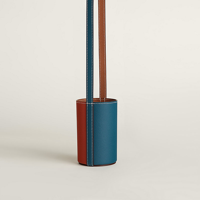 Flaneuse water bottle and shoulder strap