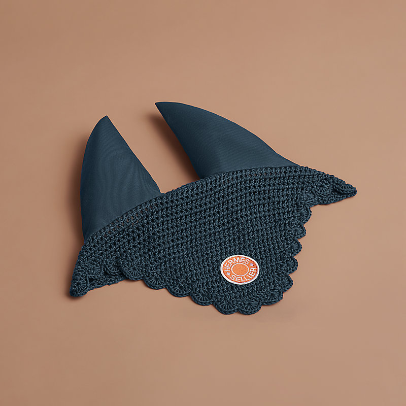 Fly cap