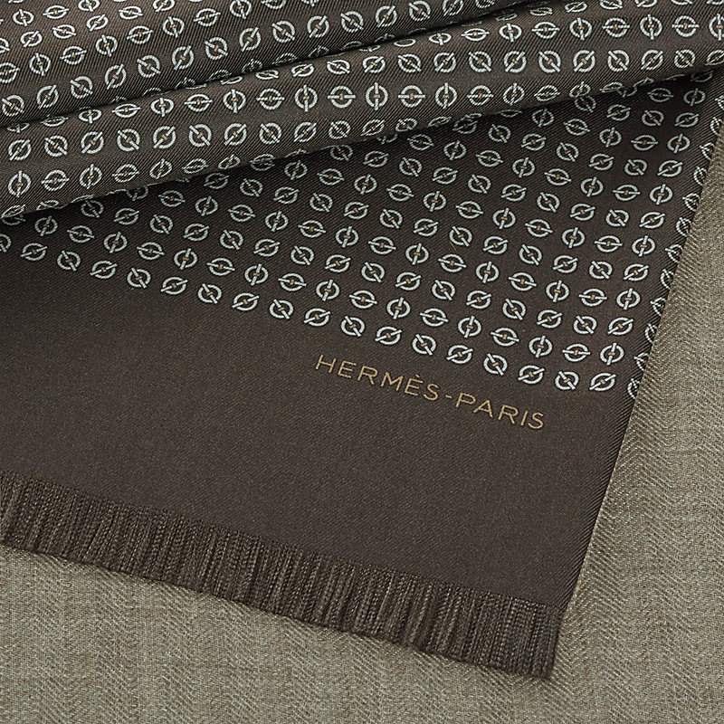 Follow Larguez les Amarres scarf