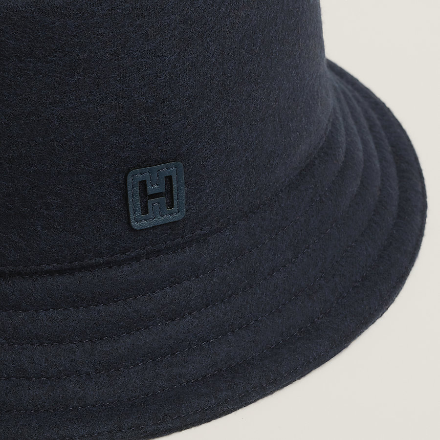 Fred H Cut bucket hat