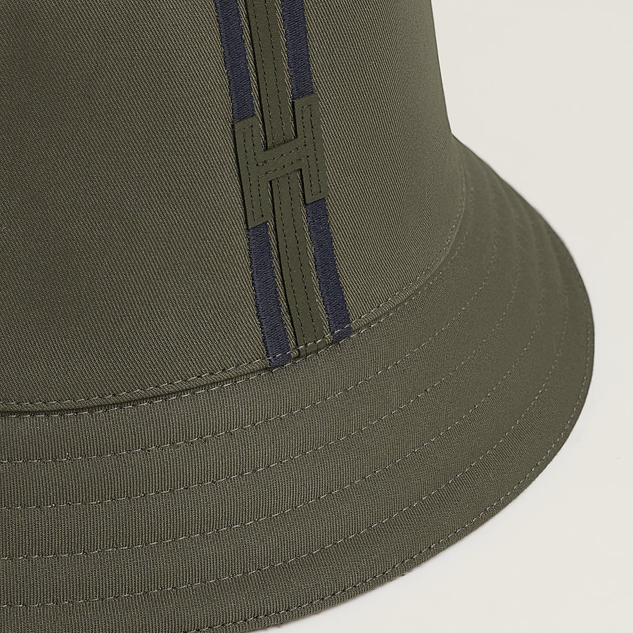 Fred H Stripe bucket hat