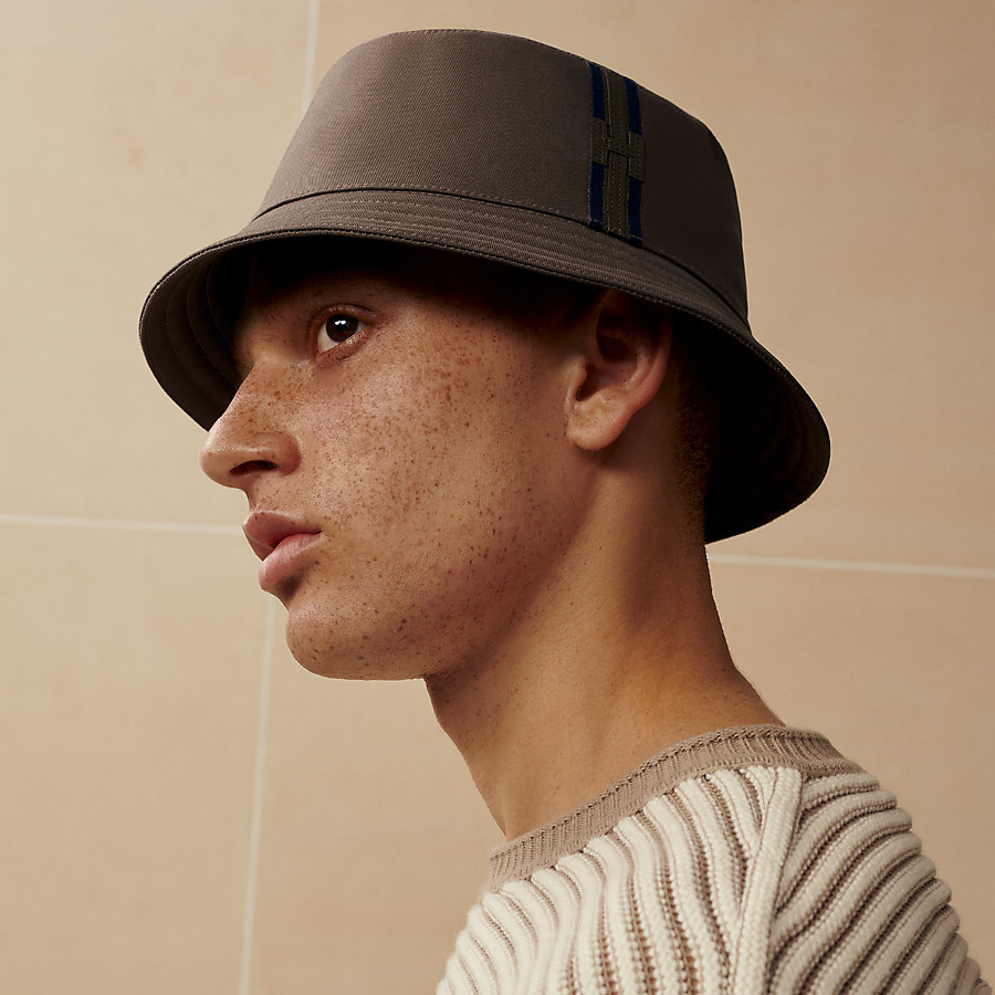 Fred H Stripe bucket hat