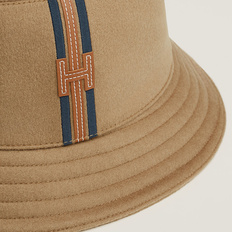 Fred H Stripe bucket hat