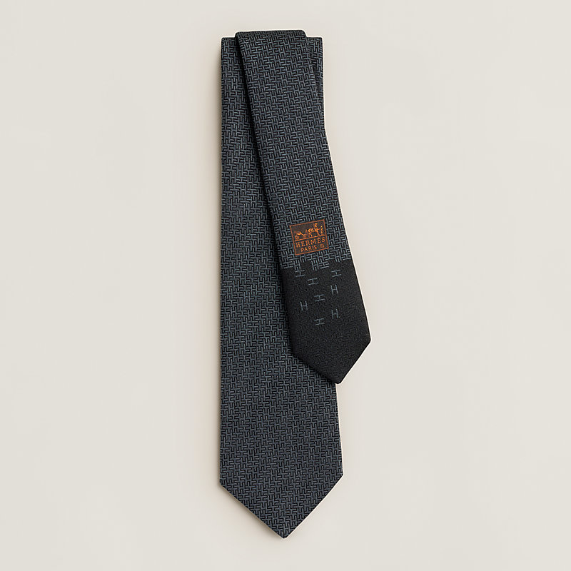 Geometrical H tie