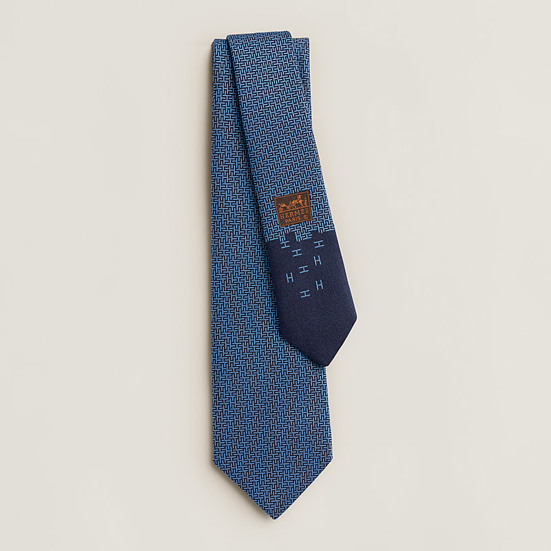 Geometrical H tie