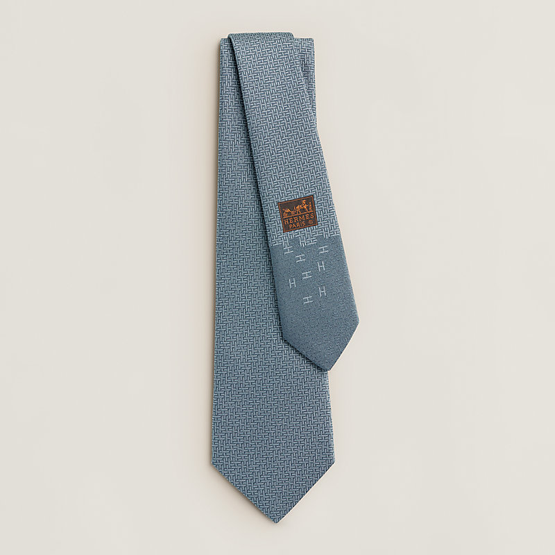 Geometrical H tie
