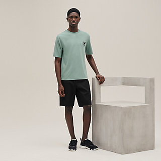 【洗練されたデザイン】 HERMES レザーパッチ Tシャツ H’Cheval h-puzzle-t-shirt-with-leather-