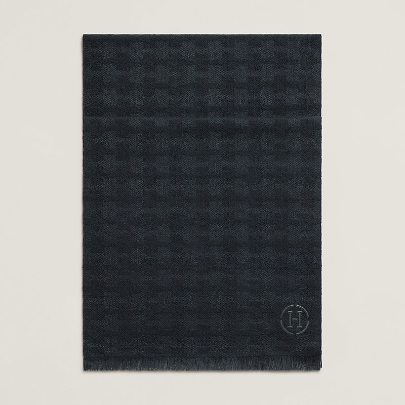 H Embosse scarf