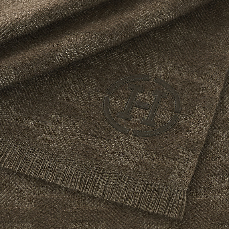 H Embosse scarf