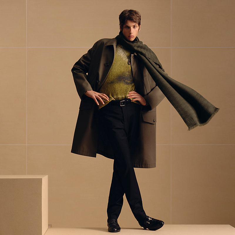H Embosse scarf