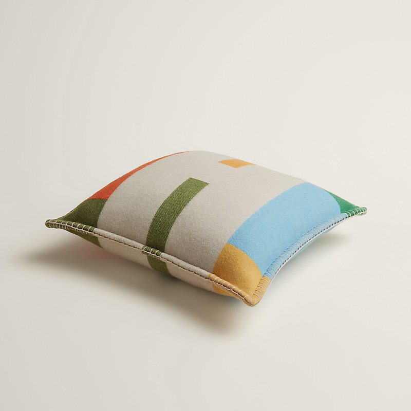 H Gourmand pillow