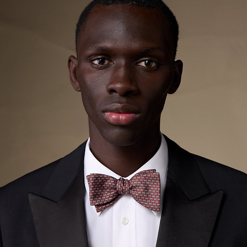 H Gourmette bow tie
