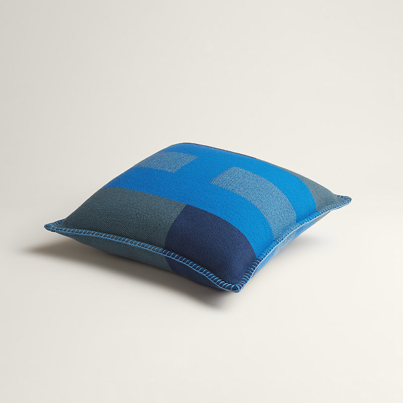 H Horizon pillow