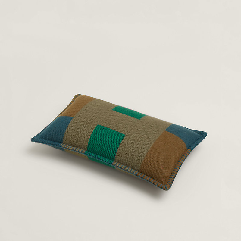 H Horizon pillow, small model