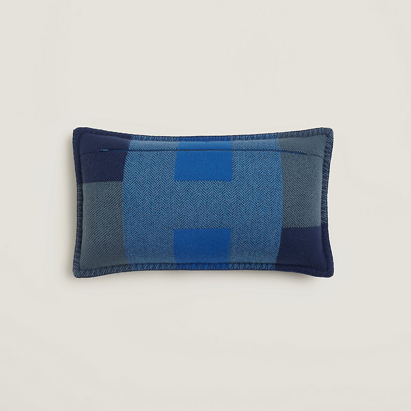 H Horizon pillow, small model