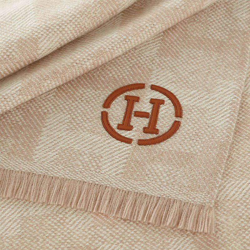 H Jacquard scarf