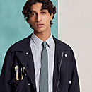 View: Worn, H Manchettes tie