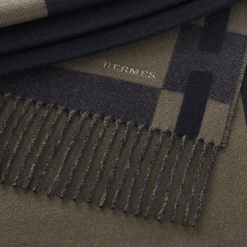 H Passant scarf