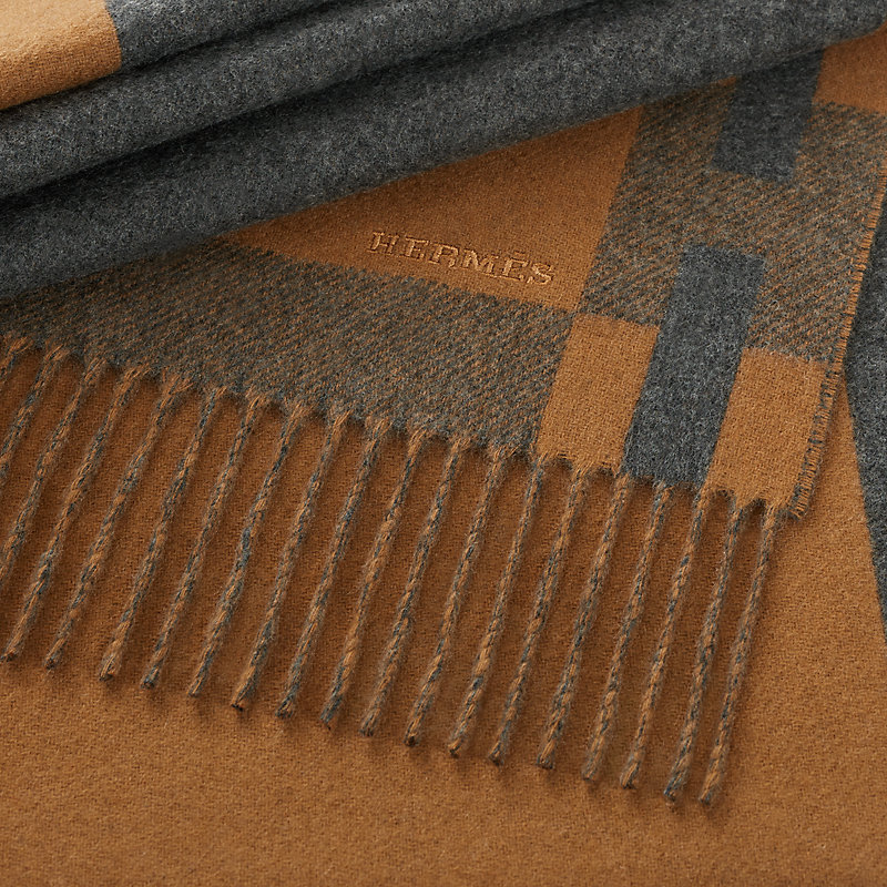 H Passant scarf