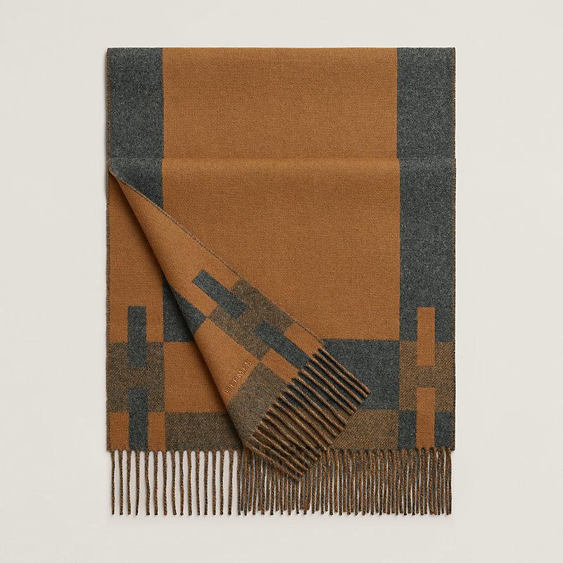 H Passant scarf