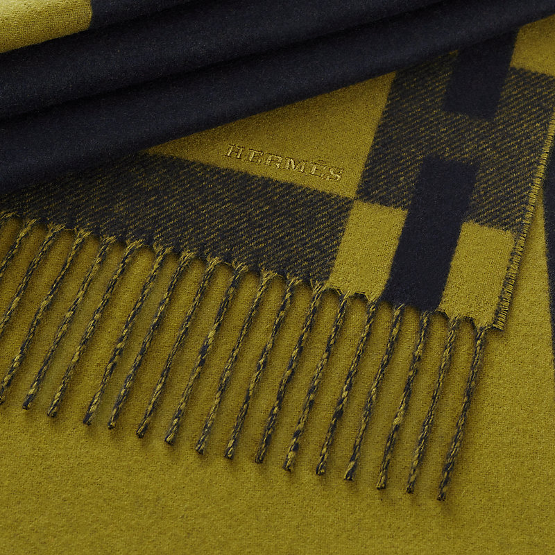H Passant scarf