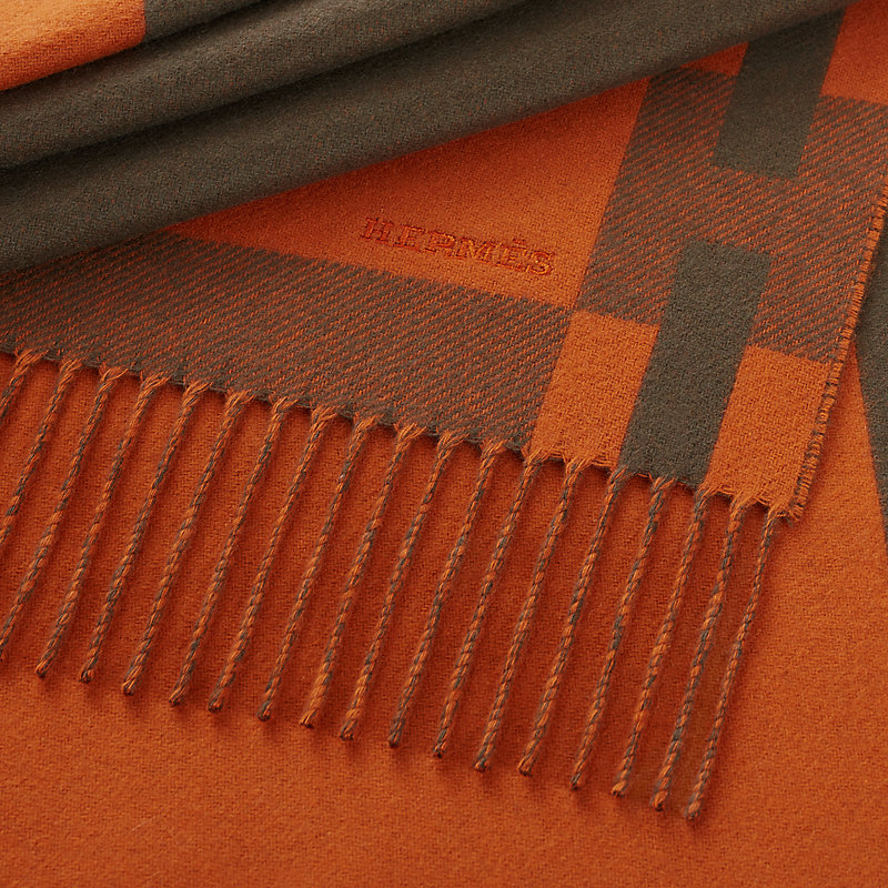 H Passant scarf