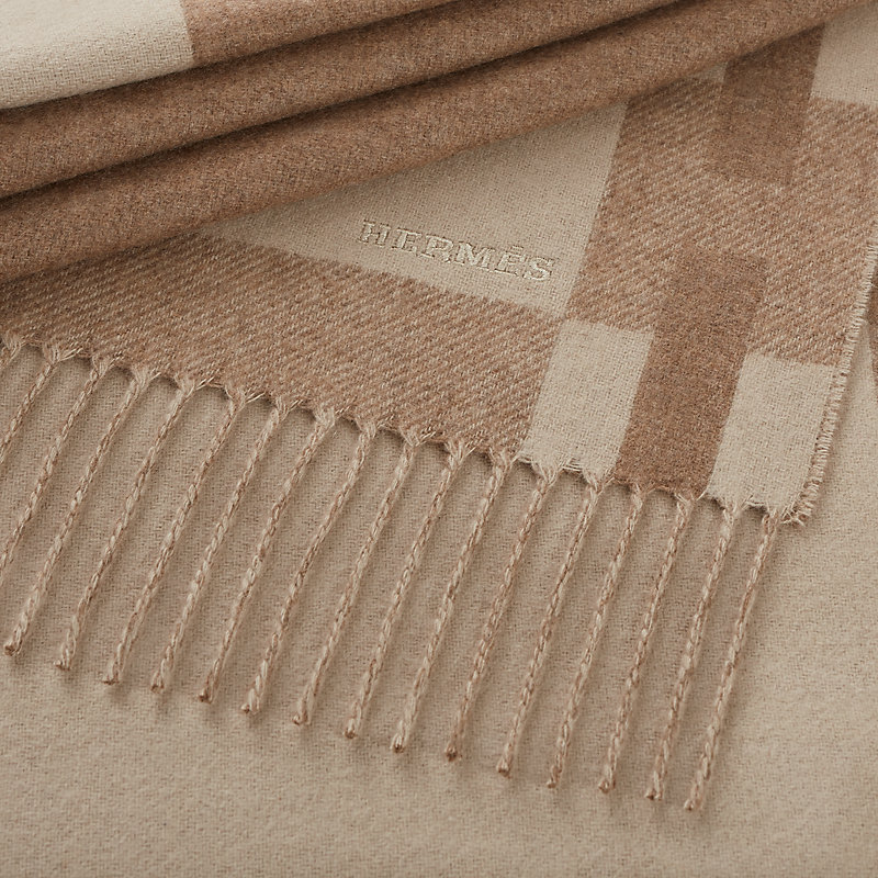 H Passant scarf