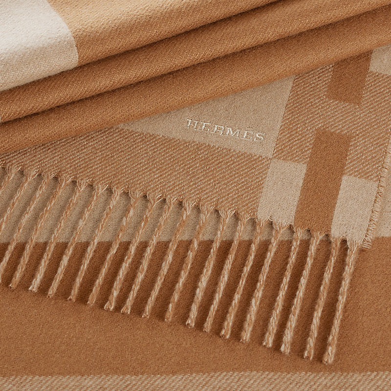 H Passant scarf