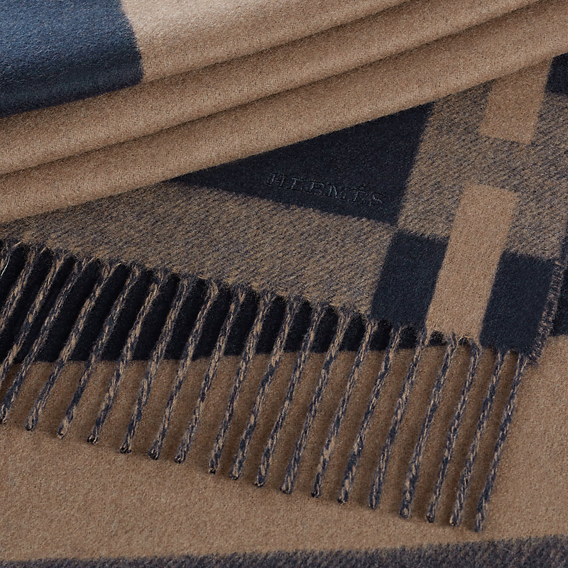 H Passant scarf
