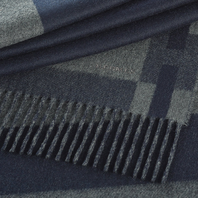 H Passant scarf