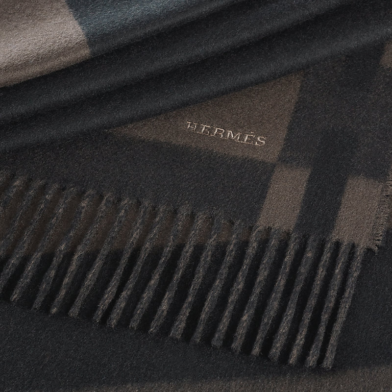 H Passant scarf