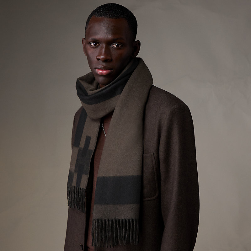 H Passant scarf