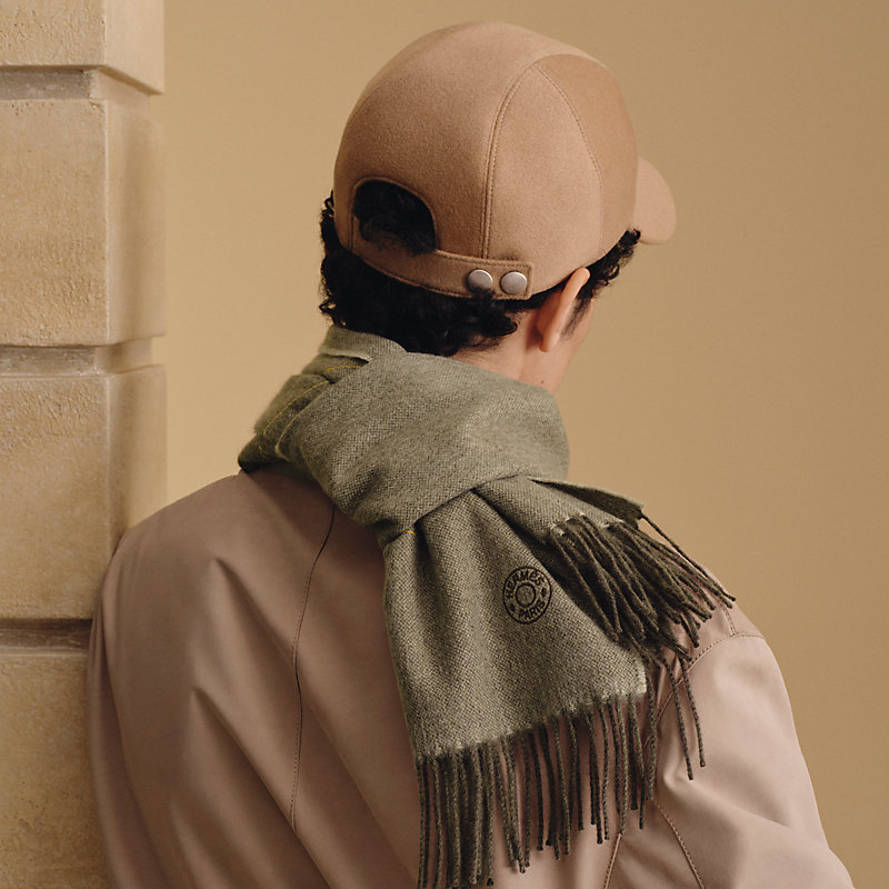 H Perpetuel scarf