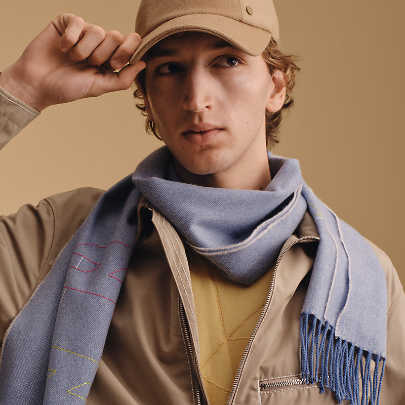 H Perpetuel scarf