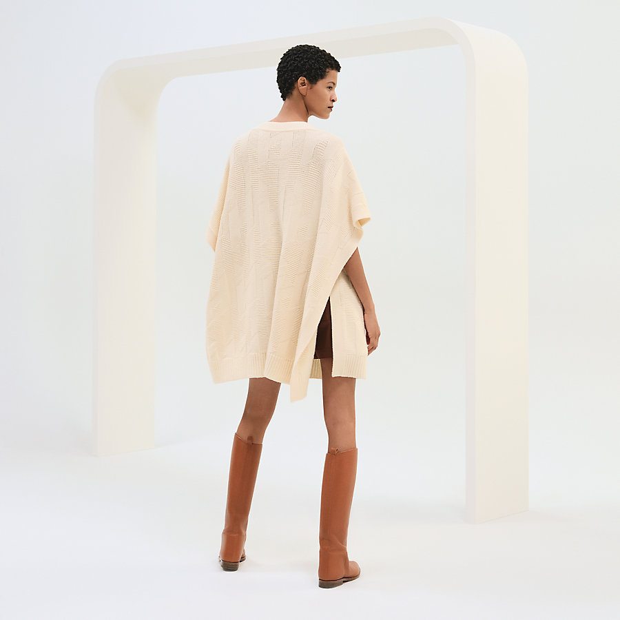 "H" rectangular cape poncho