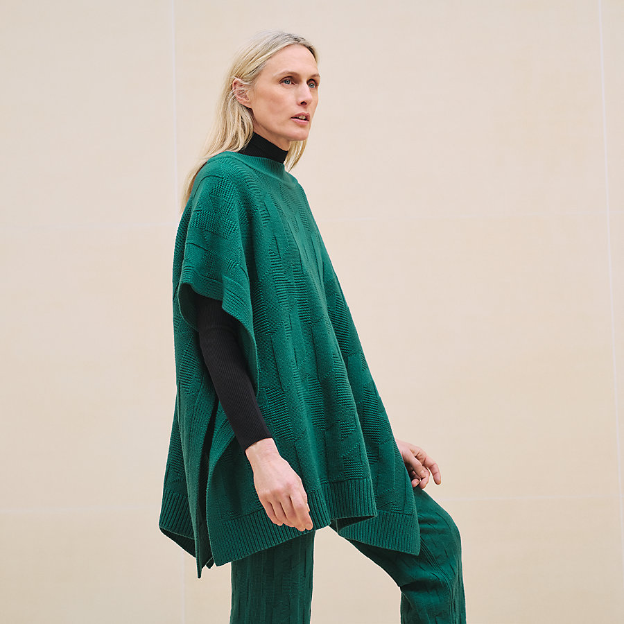 "H" rectangular cape poncho