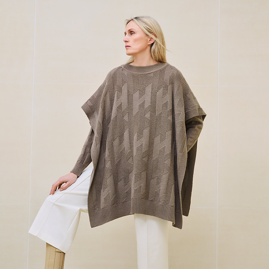 "H" rectangular cape poncho