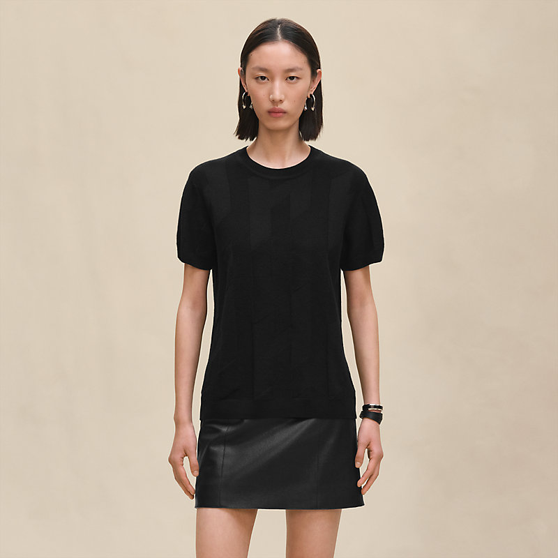 "H" short-sleeve sweater