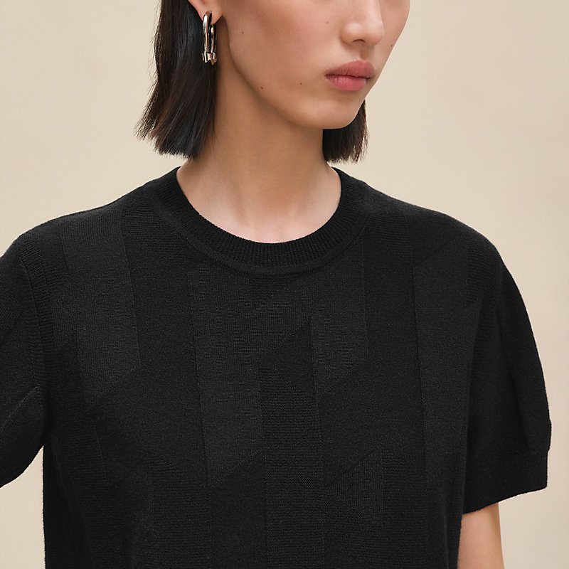 "H" short-sleeve sweater