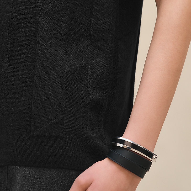 "H" short-sleeve sweater
