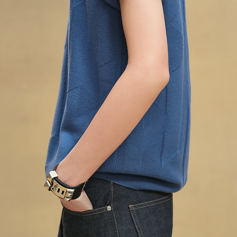 "H" short-sleeve sweater