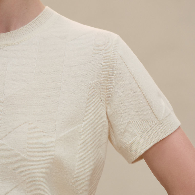 "H" short-sleeve sweater