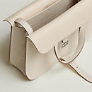 View: Worn, Halzan 25 bag