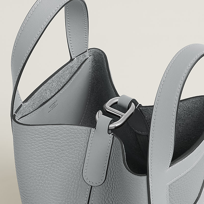 Hermès In-the-Loop 18 bag