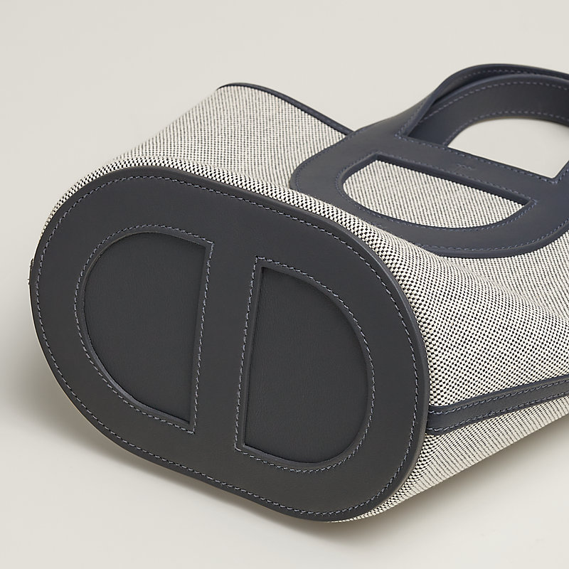 Hermès In-the-Loop 18 bag