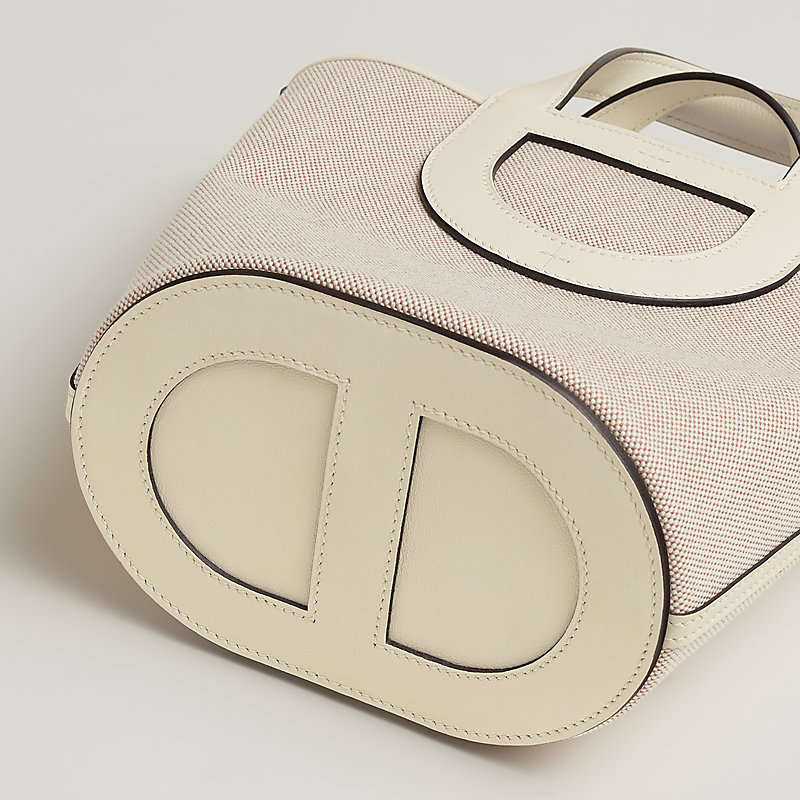 Hermès In-the-Loop 18 bag