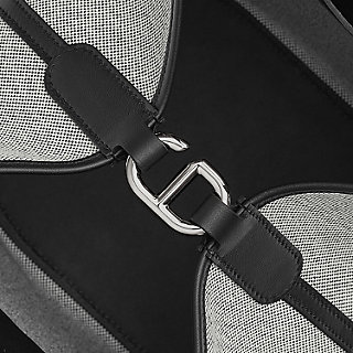 【希少♪】HERMES  In-the-Loop 23バッグ Hermes In-The-Loop 23 Bag Review — Fairly Curated