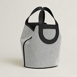 【普段使いに◎】HERMES IN-THE-LOOP 23 Hermes In-The-Loop 23 Bag Review — Fairly Curated